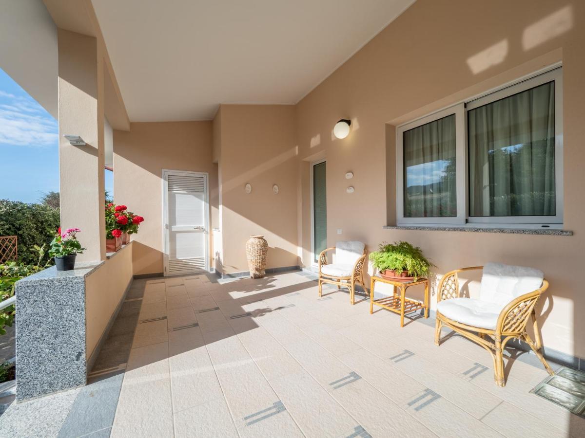B&B Le Bouganville คาโปแตร์รา ภายนอก รูปภาพ